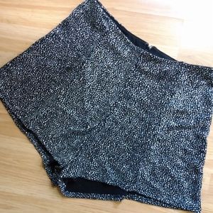 H&M DIVIDED ladies shorts